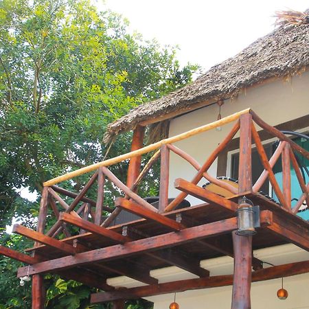 Hotel Pancho Villas Bacalar - Free Bikes And Paddles ภายนอก รูปภาพ