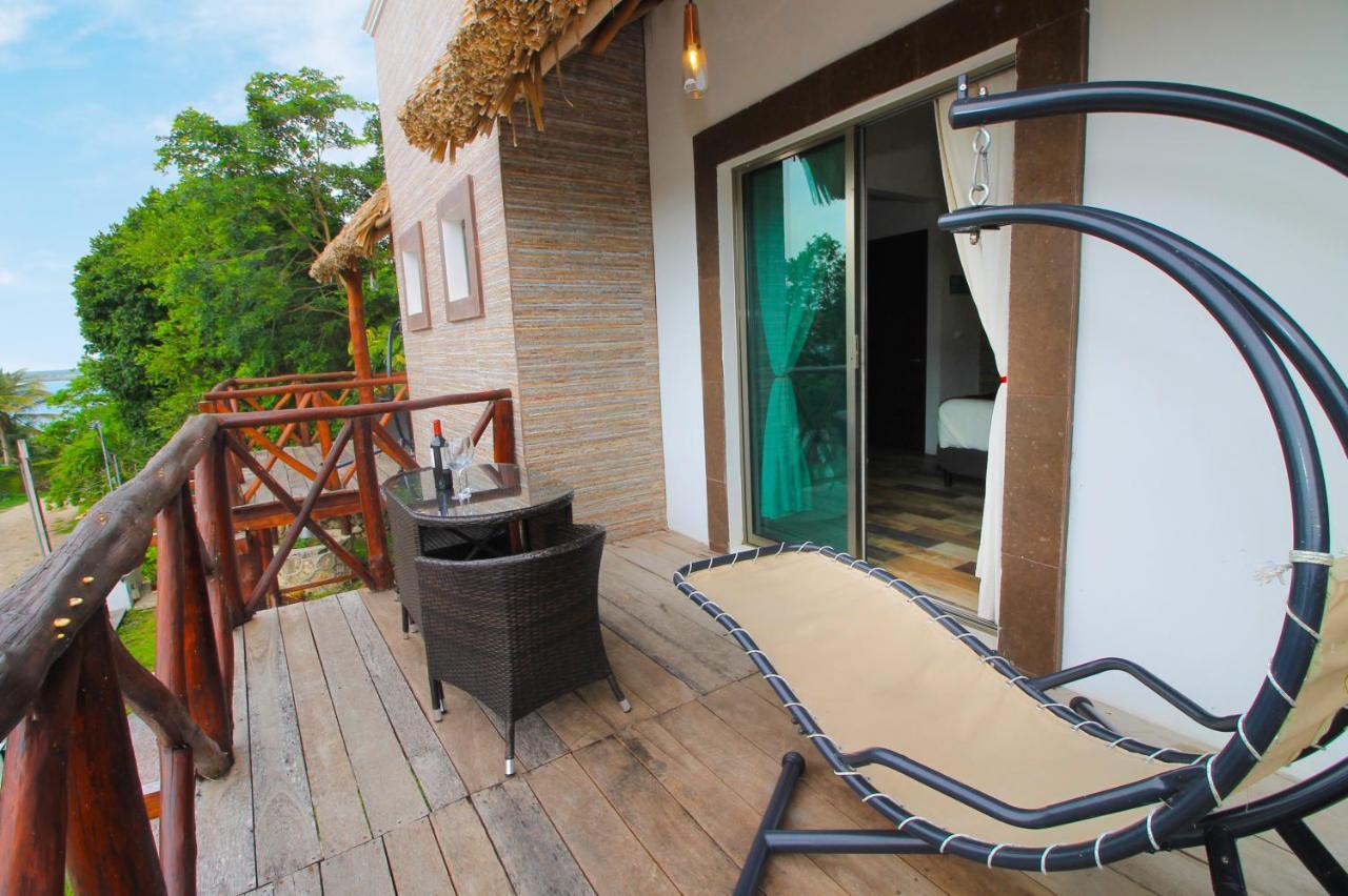 Hotel Pancho Villas Bacalar - Free Bikes And Paddles ภายนอก รูปภาพ