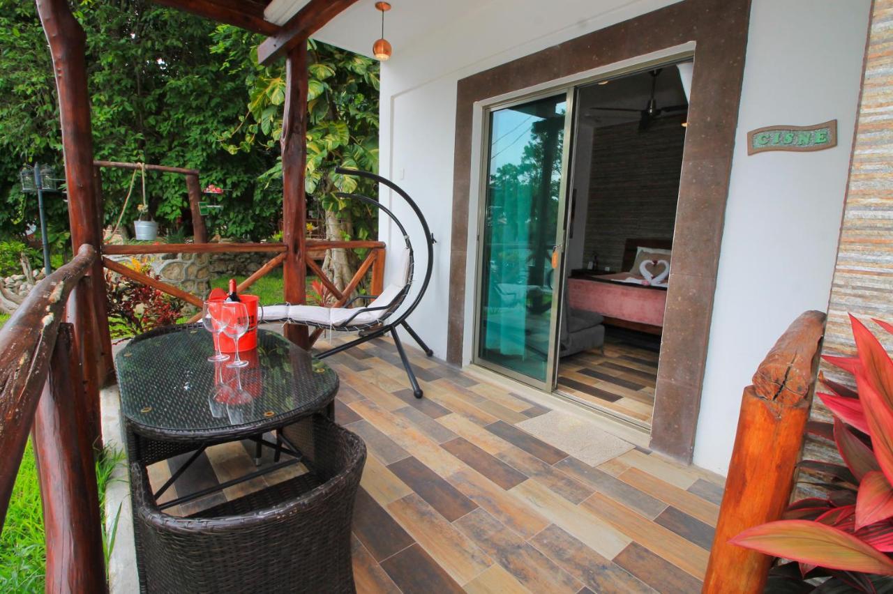 Hotel Pancho Villas Bacalar - Free Bikes And Paddles ภายนอก รูปภาพ
