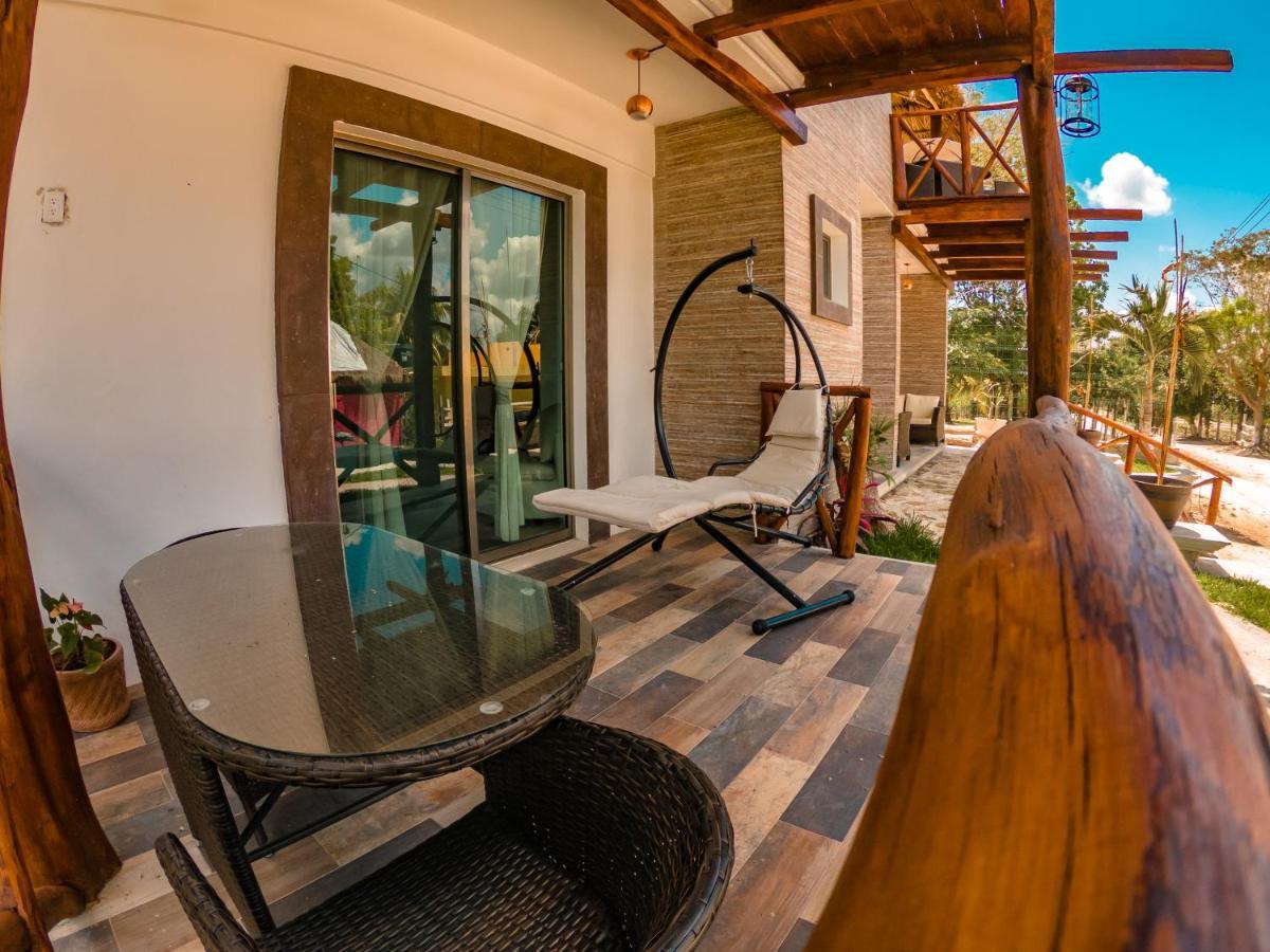 Hotel Pancho Villas Bacalar - Free Bikes And Paddles ภายนอก รูปภาพ