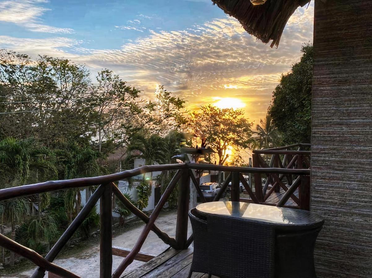 Hotel Pancho Villas Bacalar - Free Bikes And Paddles ภายนอก รูปภาพ
