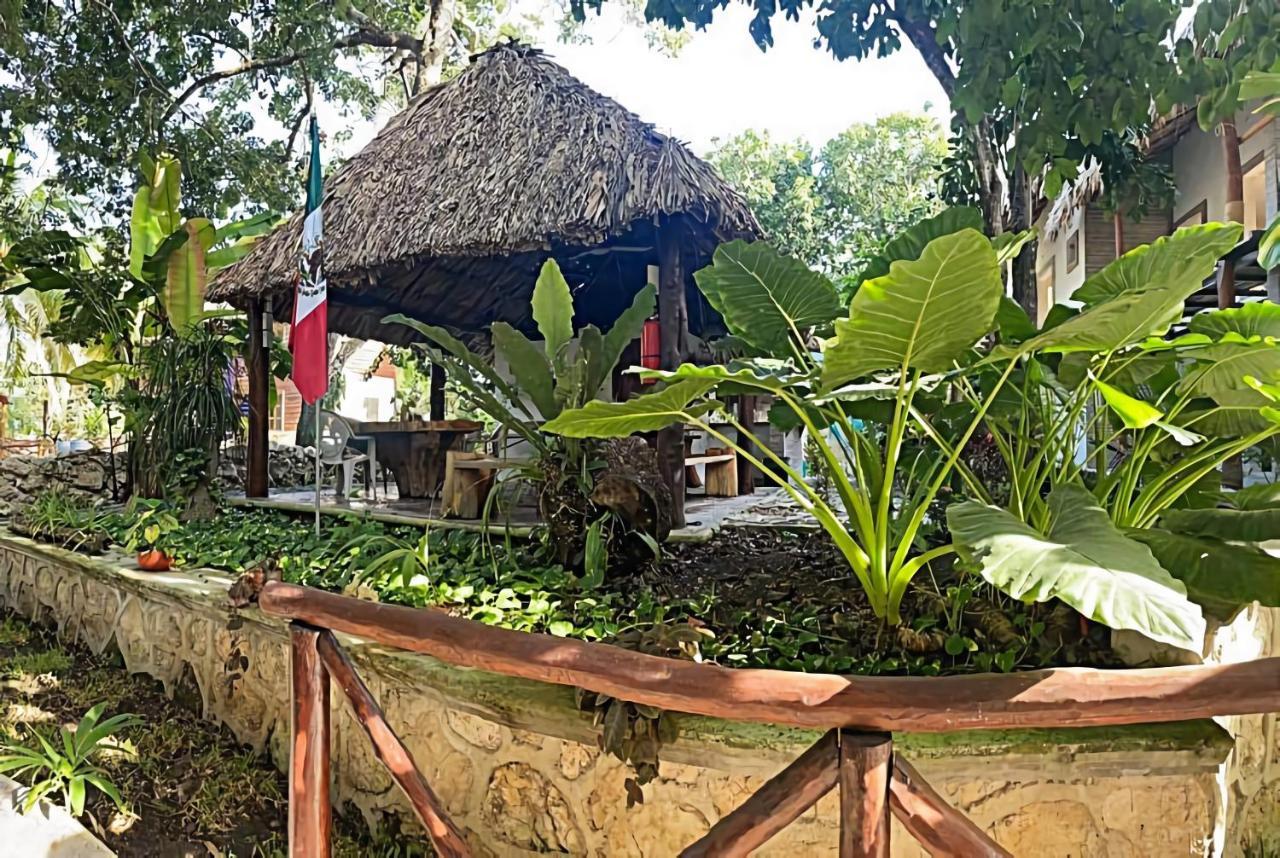 Hotel Pancho Villas Bacalar - Free Bikes And Paddles ภายนอก รูปภาพ