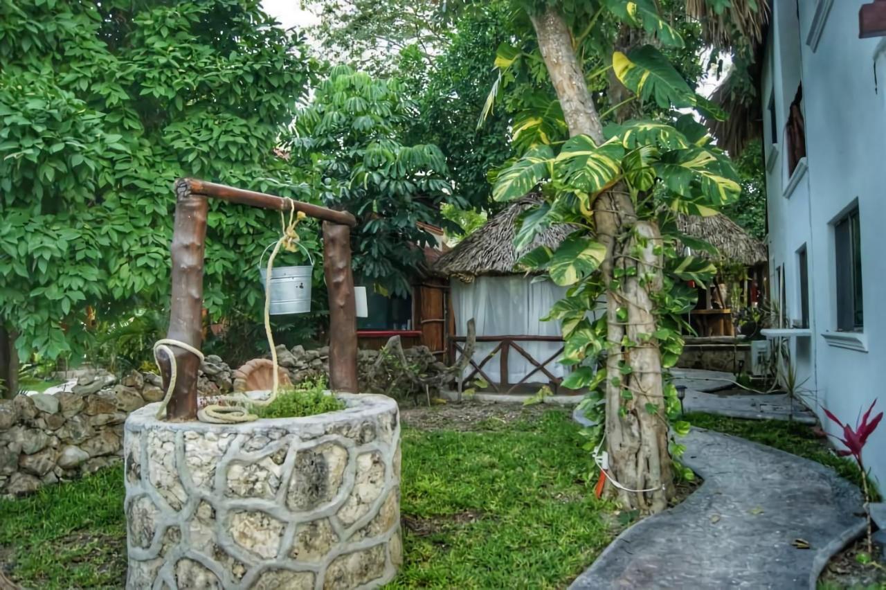Hotel Pancho Villas Bacalar - Free Bikes And Paddles ภายนอก รูปภาพ