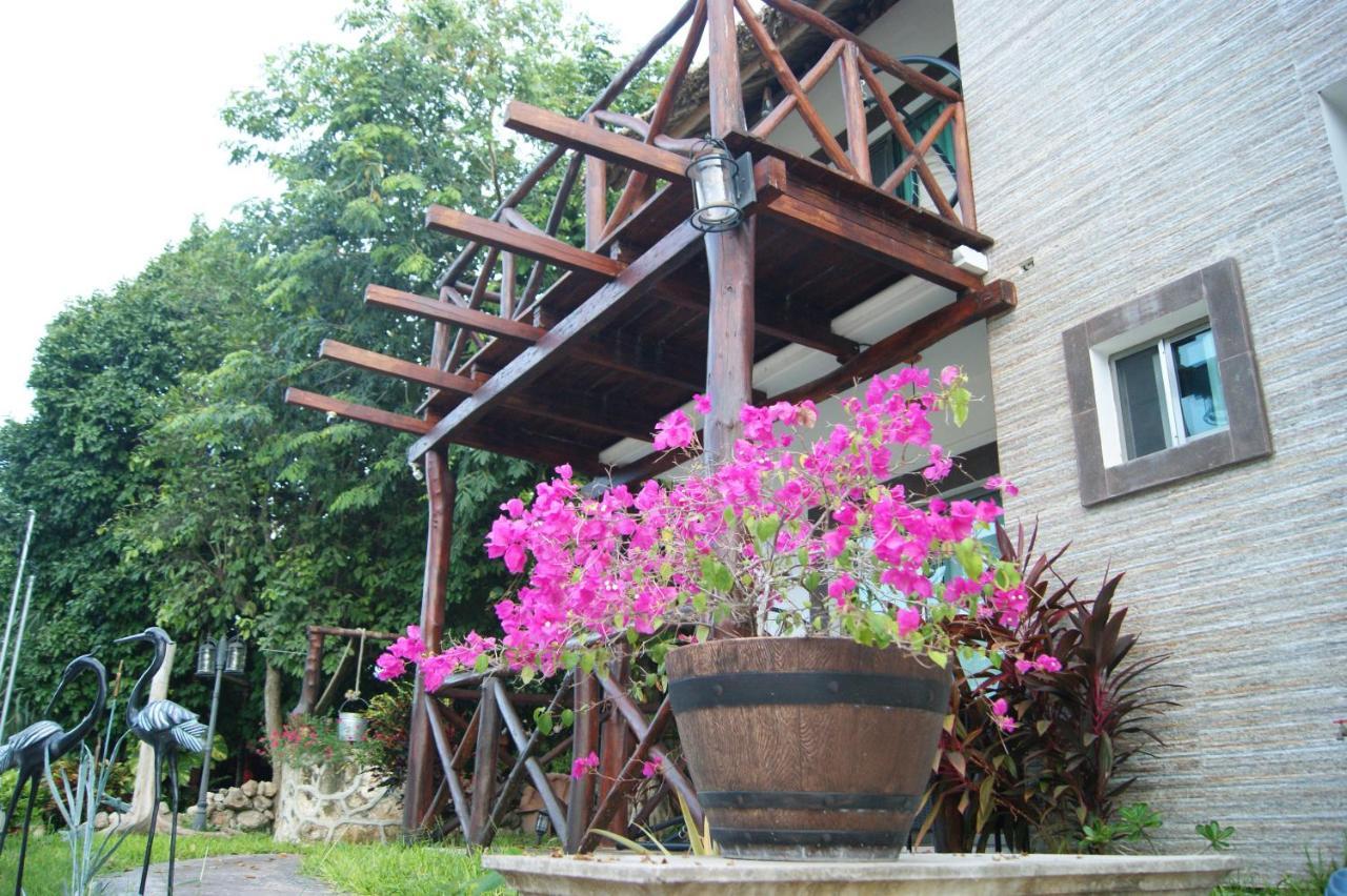 Hotel Pancho Villas Bacalar - Free Bikes And Paddles ภายนอก รูปภาพ