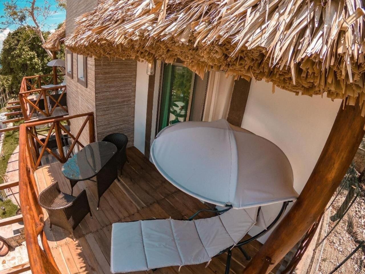 Hotel Pancho Villas Bacalar - Free Bikes And Paddles ภายนอก รูปภาพ