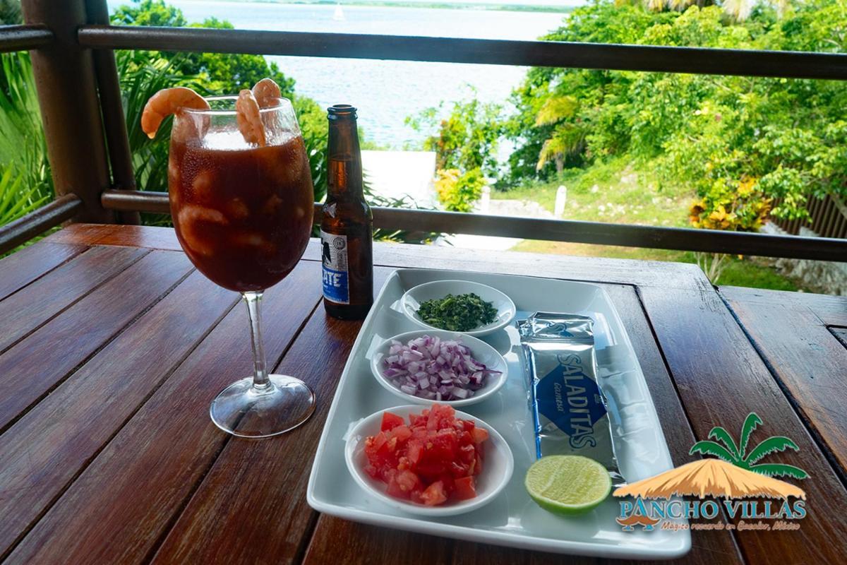 Hotel Pancho Villas Bacalar - Free Bikes And Paddles ภายนอก รูปภาพ